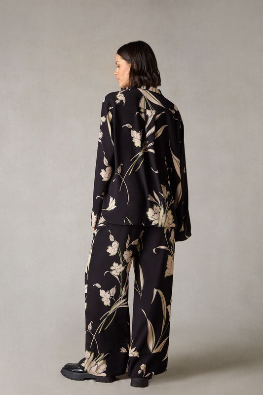 Climbing Floral Seam